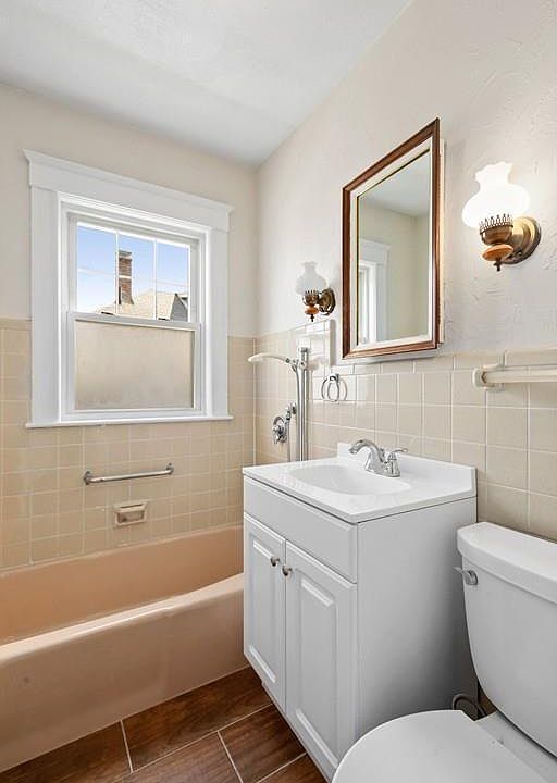 2nd image of 84 Park Avenue Ext #B
