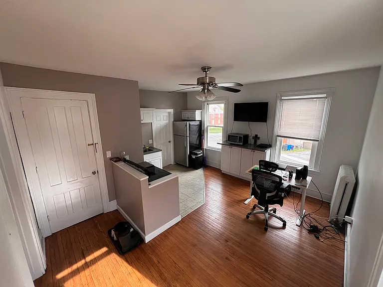 21 E Montgomery St — Photo 21