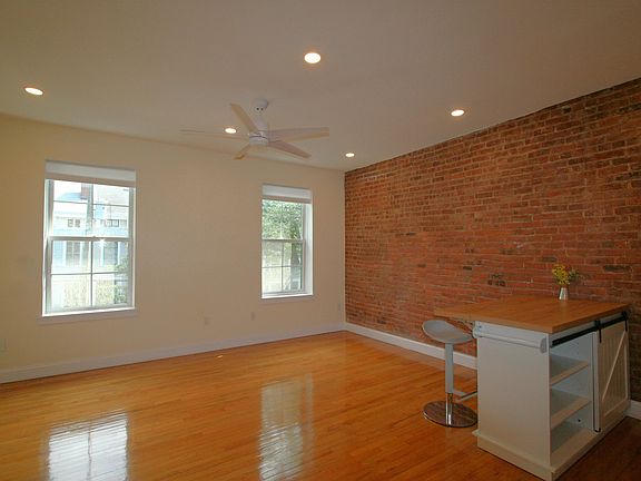 5th image of 142 Sussex St APT 3