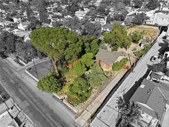 2nd image of 10418 Samoa Ave