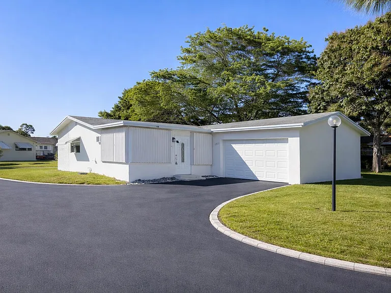 2613 SW Natura Ave — Photo 1