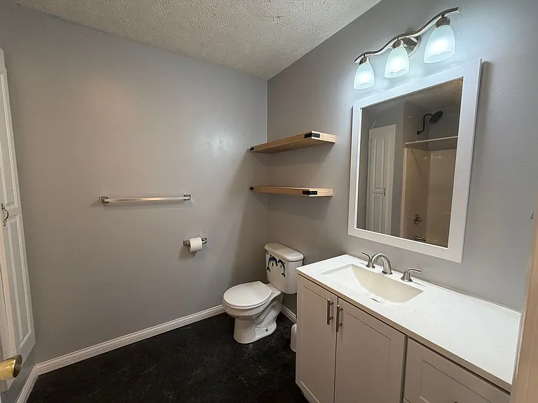 14615 Hobby Dr — Photo 9