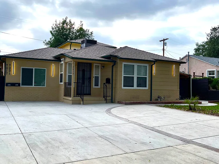 7019 Jamieson Ave — Photo 1