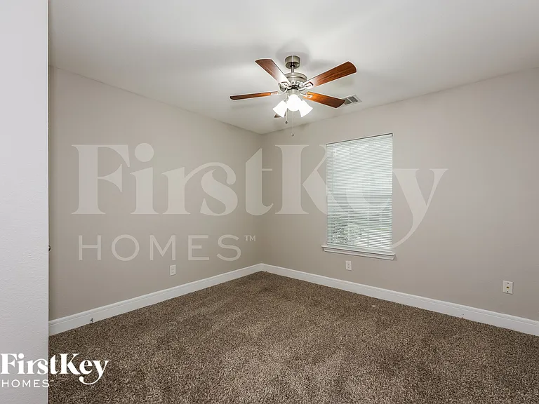 607 Lentisco Dr — Photo 10