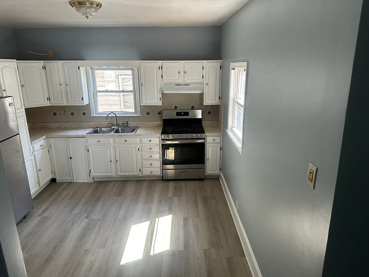 Building Photo - 7 Gayland St #2G