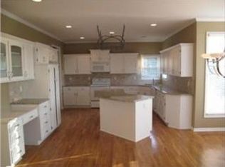 9018 W 149th St, Overland Park, KS 66221