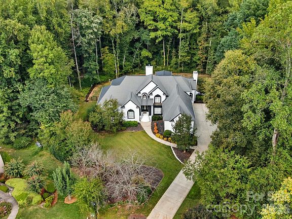 3rd image of 1001 Berwick Ct