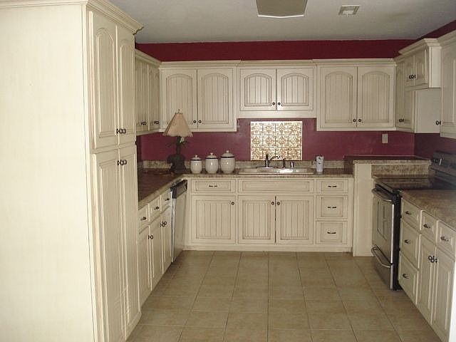 2nd image of 18111 Astor Ln