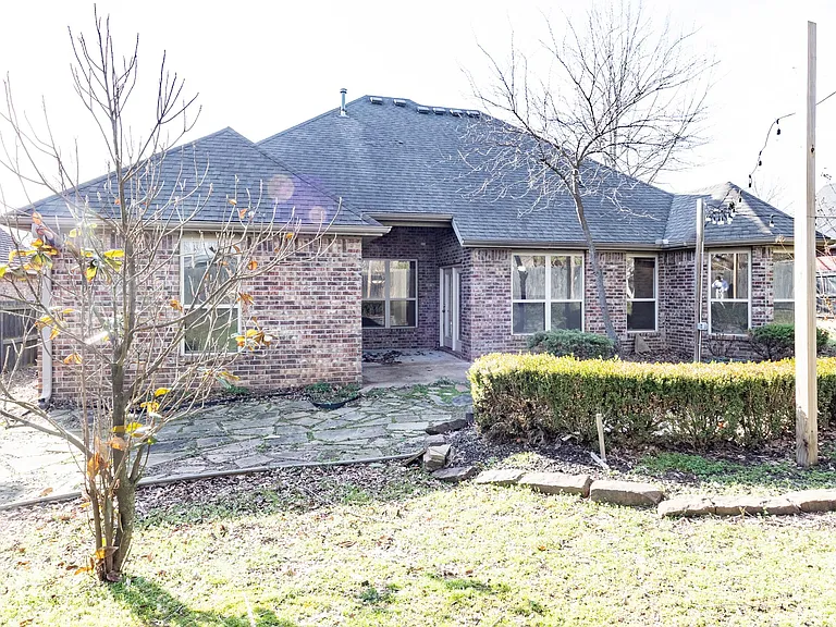 514 S Pierremont Dr — Photo 31
