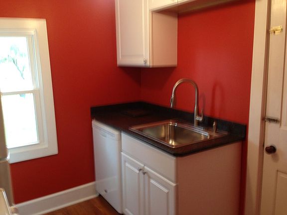 4th image of 776 Chenango St