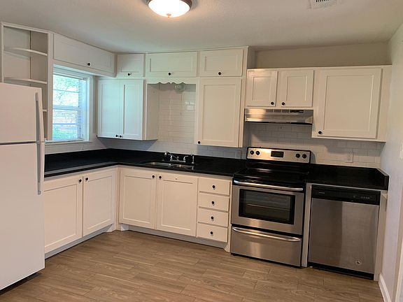 5th image of 8122 Gibbs Dr