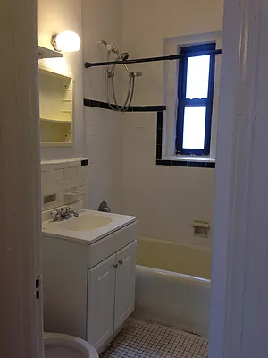 Rented by Giaps Realty Group LLC | media 2