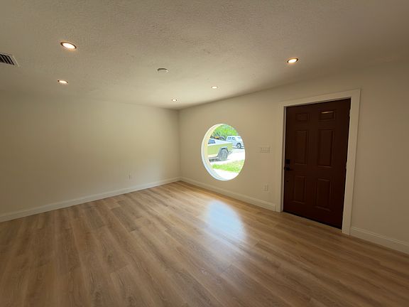 3rd image of 807 Rackley Rd