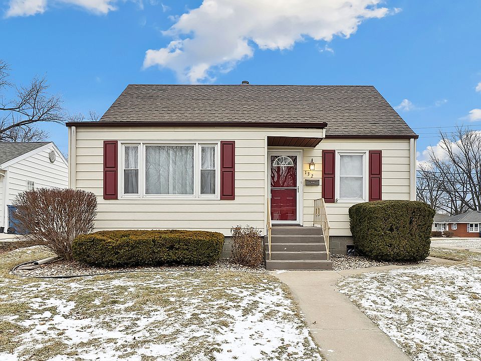 1st image of 132 N Tetrault Ave