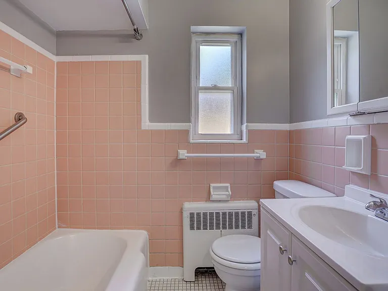 1672 Llanfair Ave #3 — Photo 11