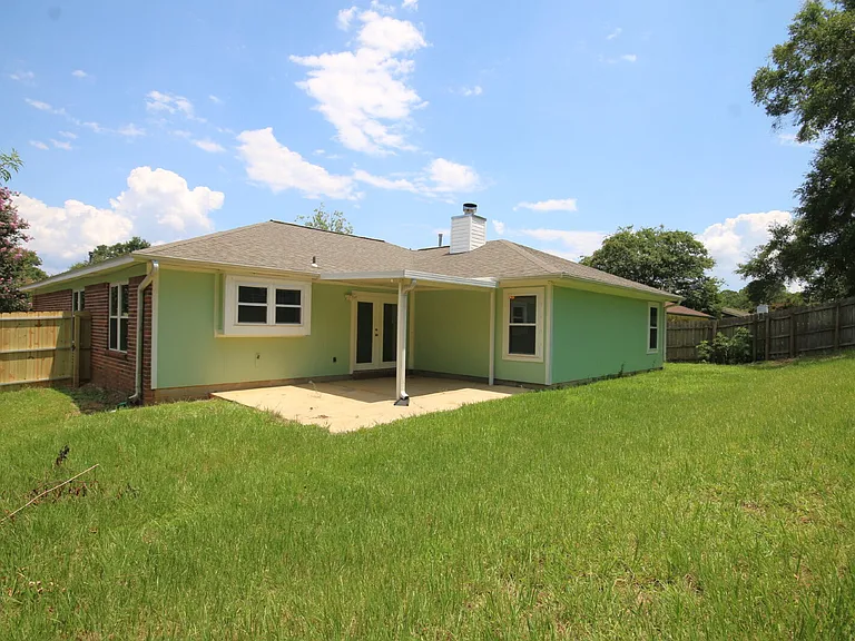 4631 Northpointe Cir — Photo 18