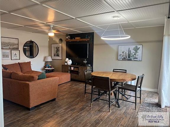 3rd image of 1400 Palm Valley Dr W APT 14