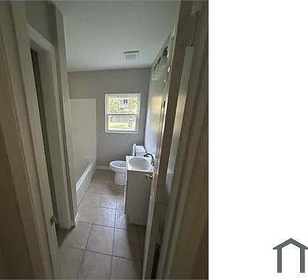 4 bed, $1,200 — Photo 2