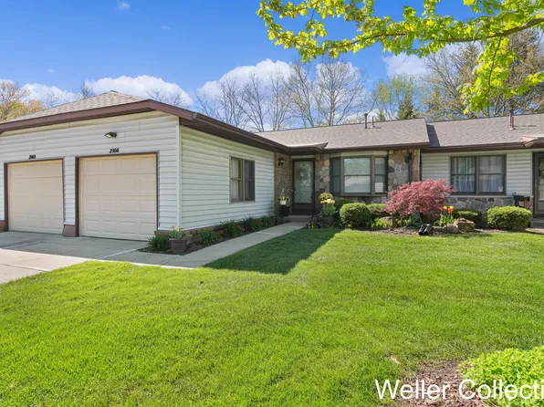 2166 Wildfield Dr NE #15, Grand Rapids, MI 49505