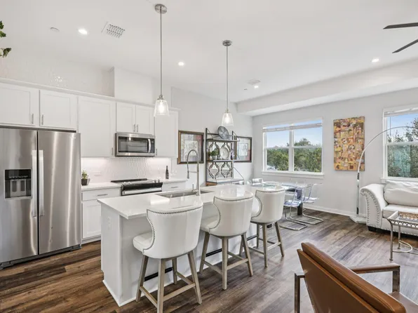 12001 Vista Parke Dr Unit 1104, Austin, TX 78726