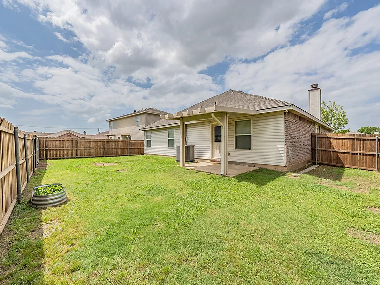 208 Weber River Trl — Photo 14