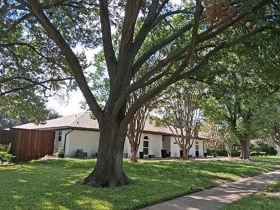 3rd image of 2520 Dalgreen Dr