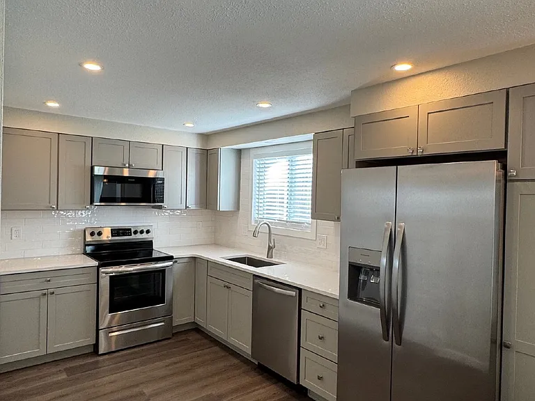 4547 Beachcomber Ct — Photo 3
