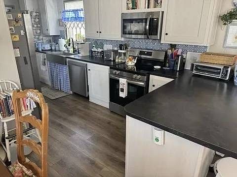 5th image of 7460 Kitty Hawk Rd