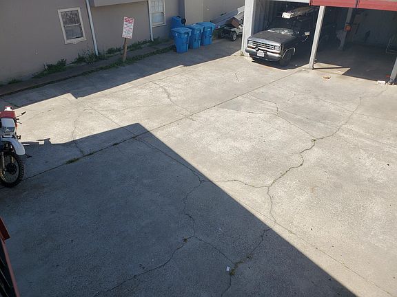 4th image of 471 Taylor Ave #9