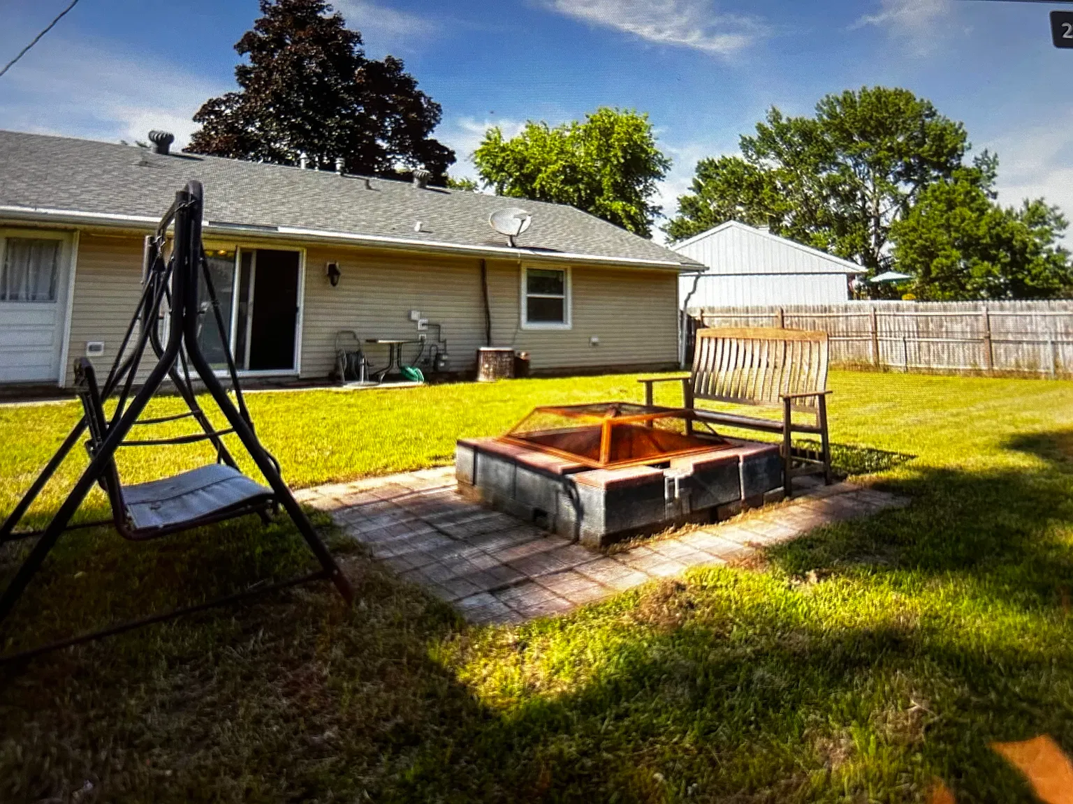 1426 W Viking Dr — Photo 3
