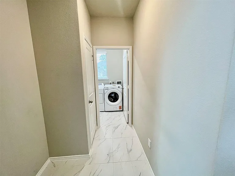 553 Sand Branch Dr — Photo 43