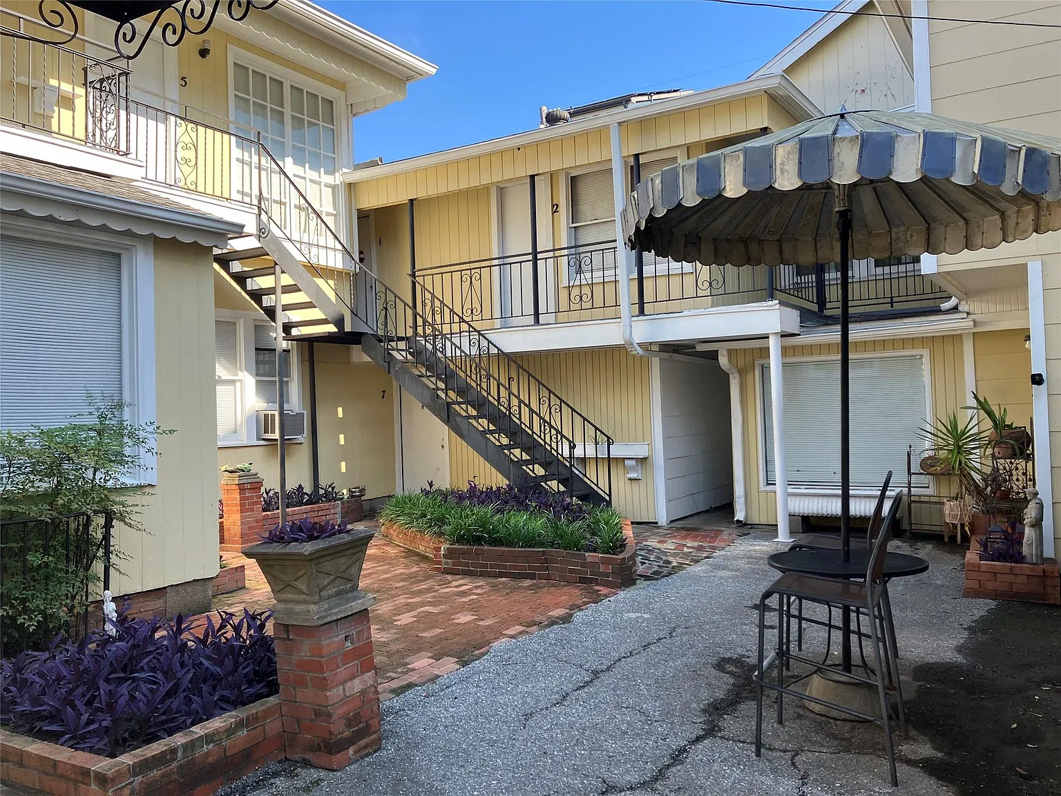 1 bed, 1.0 bath, 5980 sqft, $995 — Photo 3
