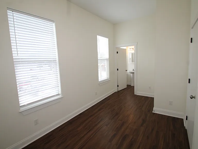 2002 Montgomery St #2 — Photo 6