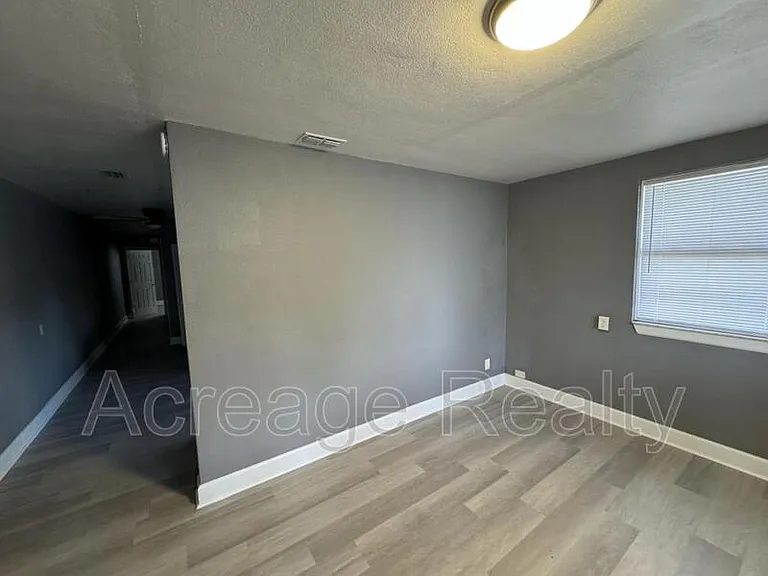 4114 Moncrief Rd — Photo 15