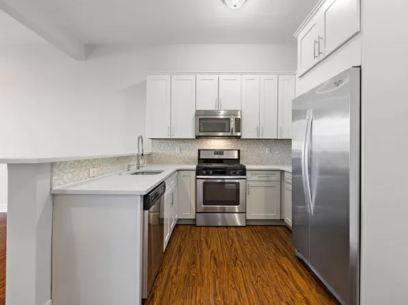 6200 Hudson Avenue image 2 of 19