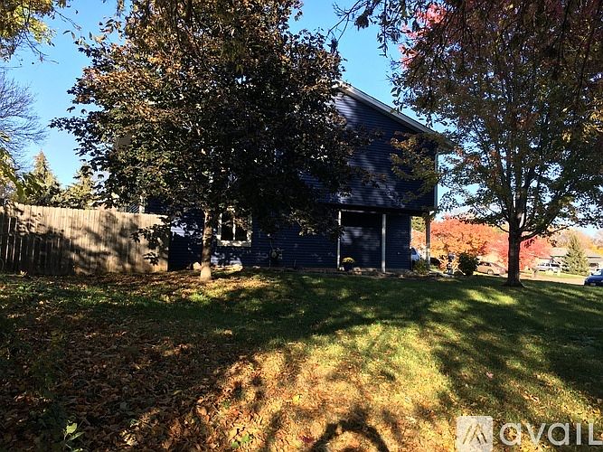 2nd image of 4275 Ximines Ln N