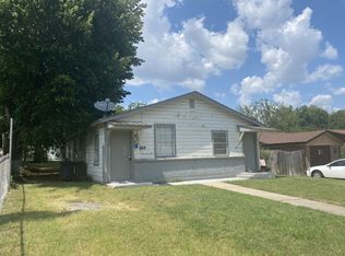 1109-1111 Baker St, Fort Worth, TX 76104