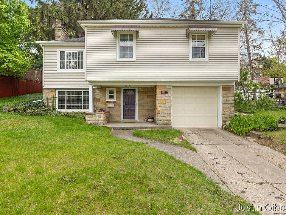 1st image of 1708 Hiawatha Dr SE