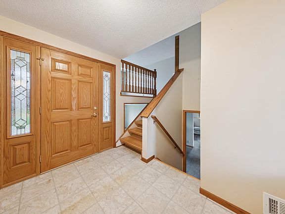 3rd image of 1781 Serpentine Dr