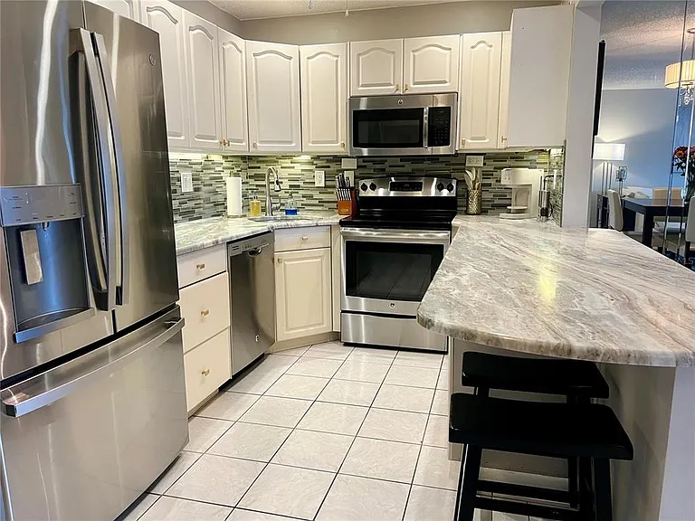 1151 Pine Ridge Cir W #G2 — Photo 8