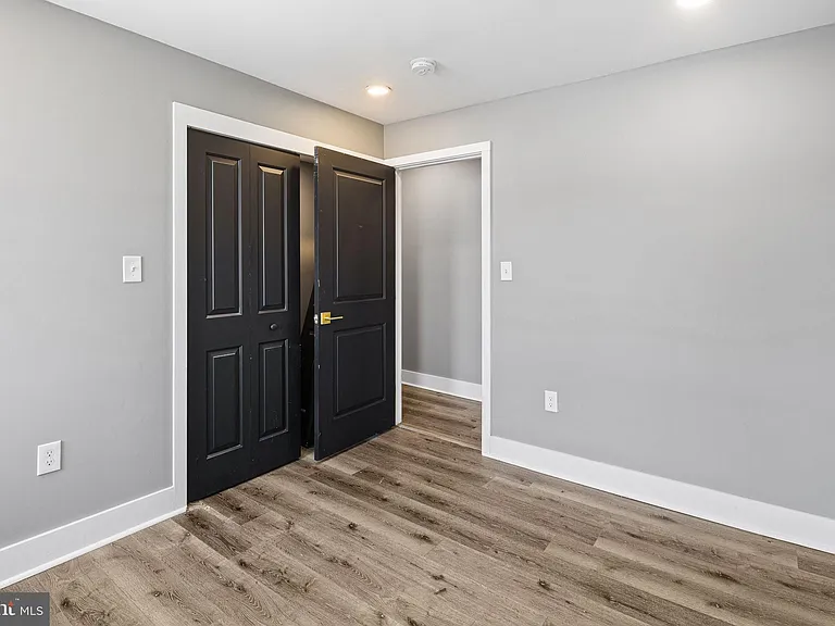 4626 E Thompson St — Photo 16