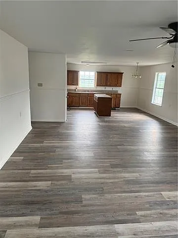 3 bed, 2.0 bath, 1300 sqft, $1,125 — Photo 2