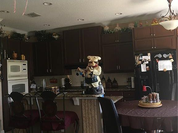 3rd image of 4009 Meadowlark Dr