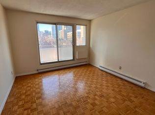 263 Maclaren St #502, Ottawa, ON K2P 0M1