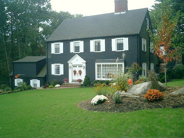 CTR ENT. COLONIAL/ENCLOSED  SWIM POOL