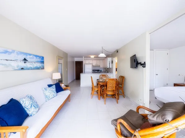 2452 Tusitala St APT 804, Honolulu, HI 96815