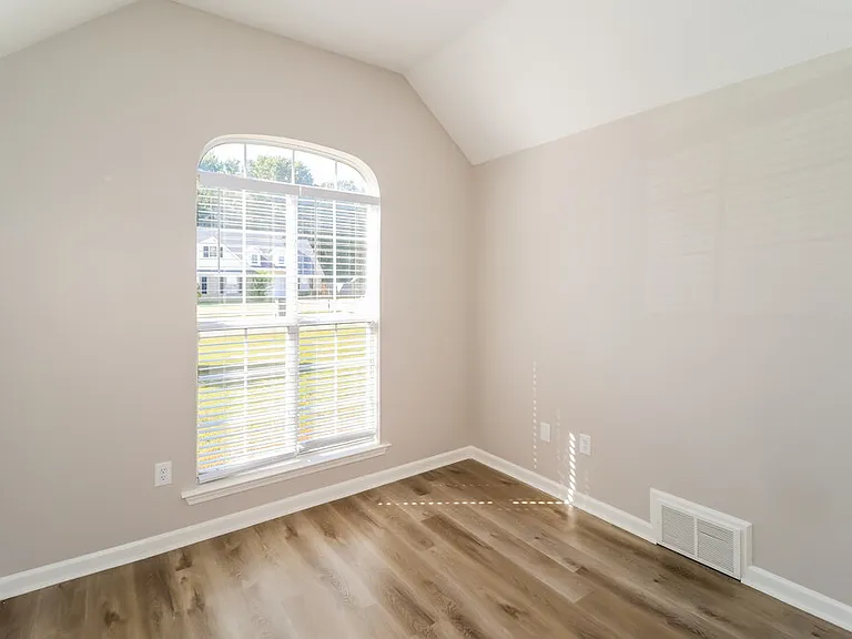205 Cameron Dr — Photo 10