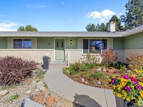 2754 Orchard Ln, Emmett, ID 83617