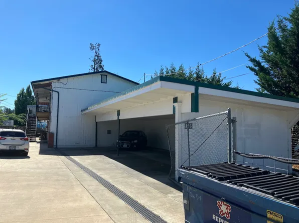 1105 SW 5th St, Grants Pass, OR