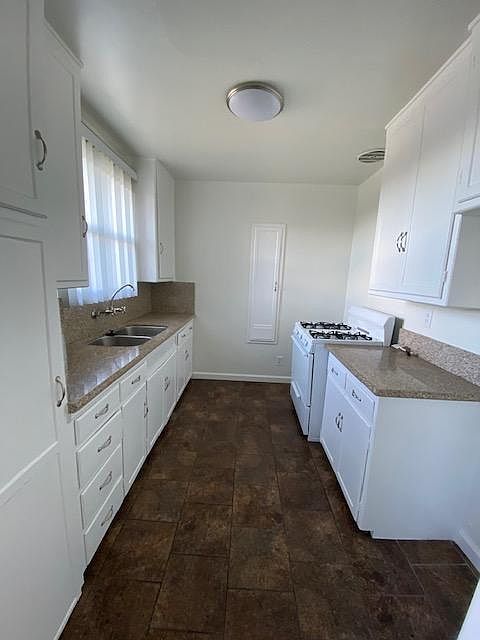 1st image of 1033 E San Antonio Dr